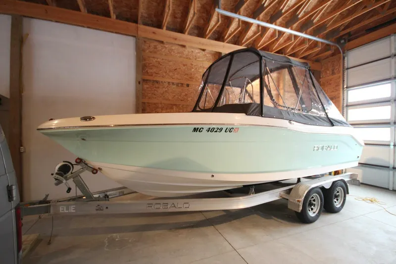 The Image of Robalo R200 2016 - 5921200