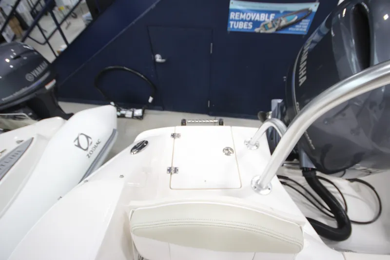 Slide: The Image of Robalo R200 2016 - 6024490