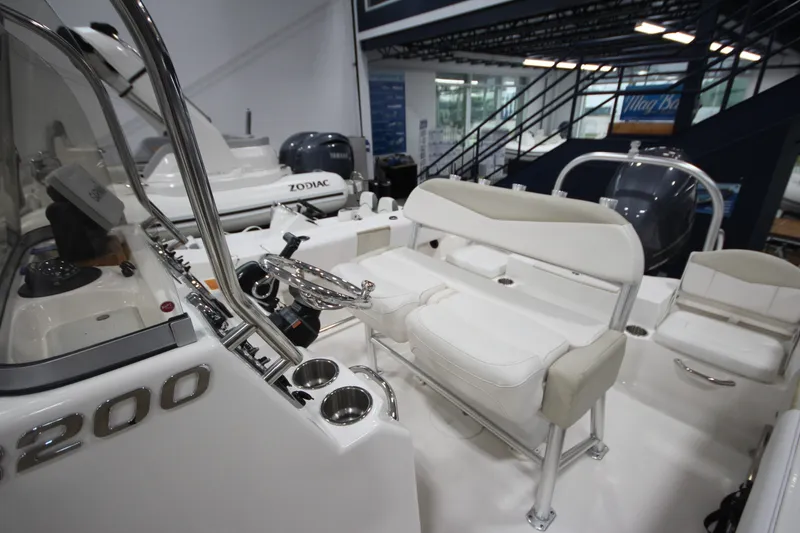 Slide: The Image of Robalo R200 2016 - 6024492