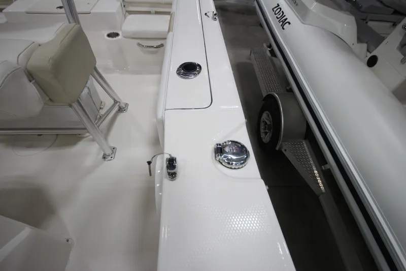 Slide: The Image of Robalo R200 2016 - 6024502