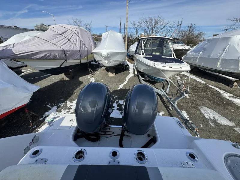 Slide: The Image of Robalo R272 2020 - 5921230