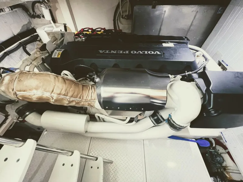 Slide: The Image of Tiara 50 Coupe 2014 - 5926558