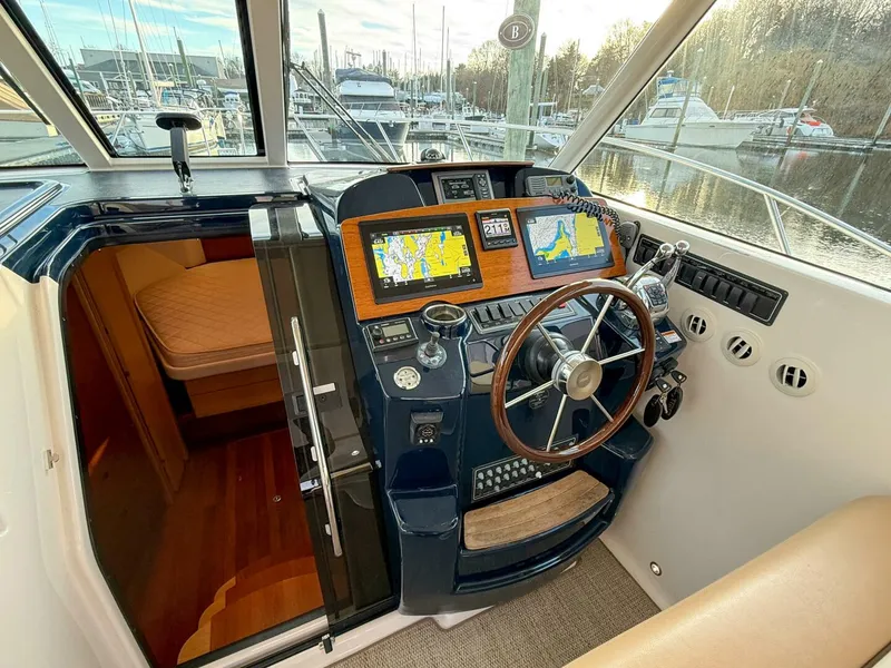 Slide: The Image of Tiara 3600 Coronet 2013 - 5921381