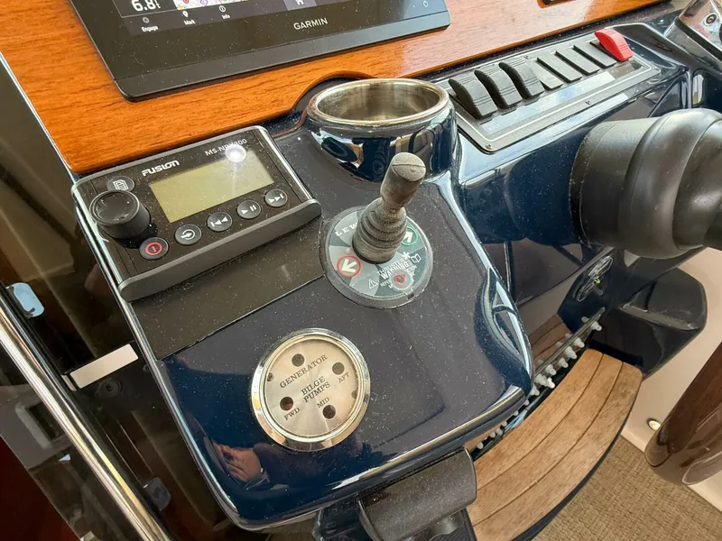 Slide: The Image of Tiara 3600 Coronet 2013 - 5921384