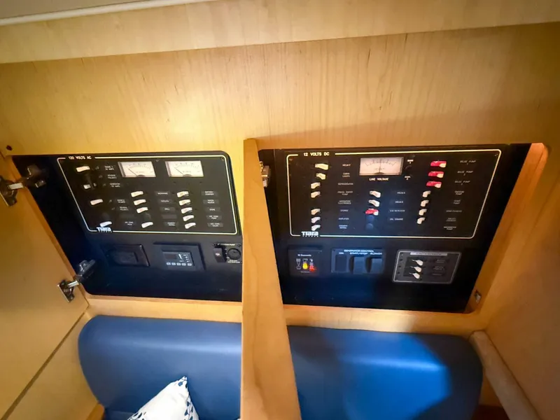 Slide: The Image of Tiara 3600 Coronet 2013 - 5921401