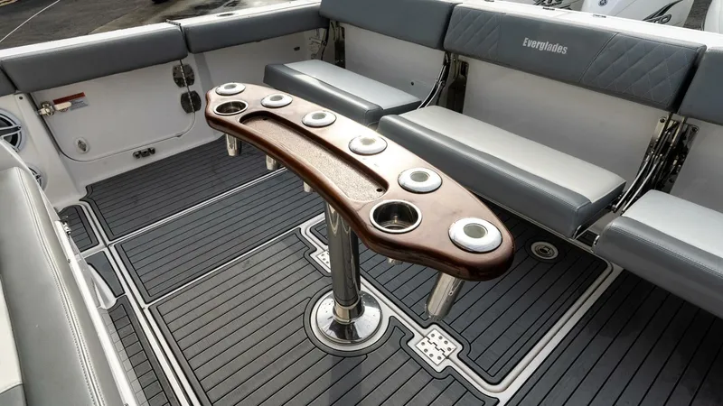 Slide: The Image of Everglades 455 Center Console 2023 - 5921471