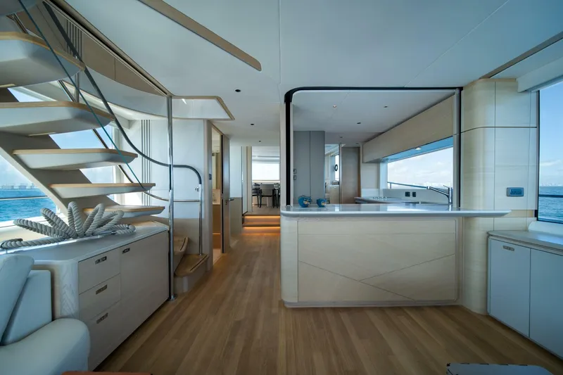 Slide: The Image of Princess 80 -Maravi  Salon 2025 Princess X80 Flybridge - Meravi - 5922558