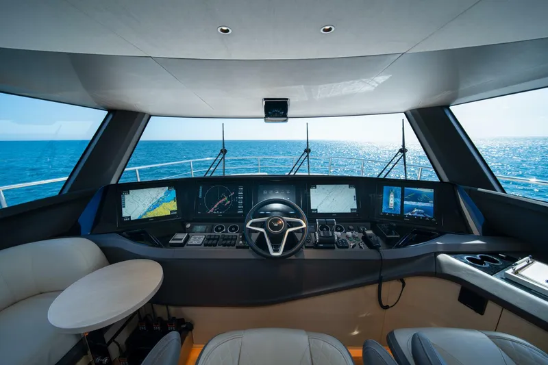 Slide: The Image of Princess 80 -Maravi Helm 2025 Princess X80 Flybridge - Meravi - 5922714