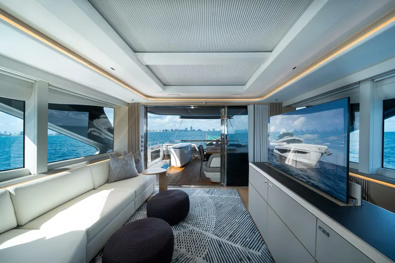 Slide: The Image of 2025 Princess X80 Flybridge - Meravi - 5922715