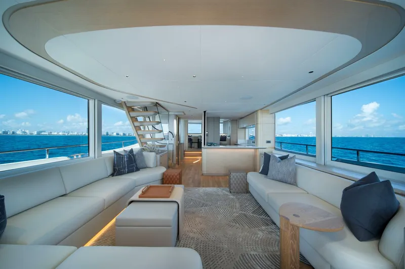 Slide: The Image of Princess 80 -Maravi  Salon 2025 Princess X80 Flybridge - Meravi - 5922532