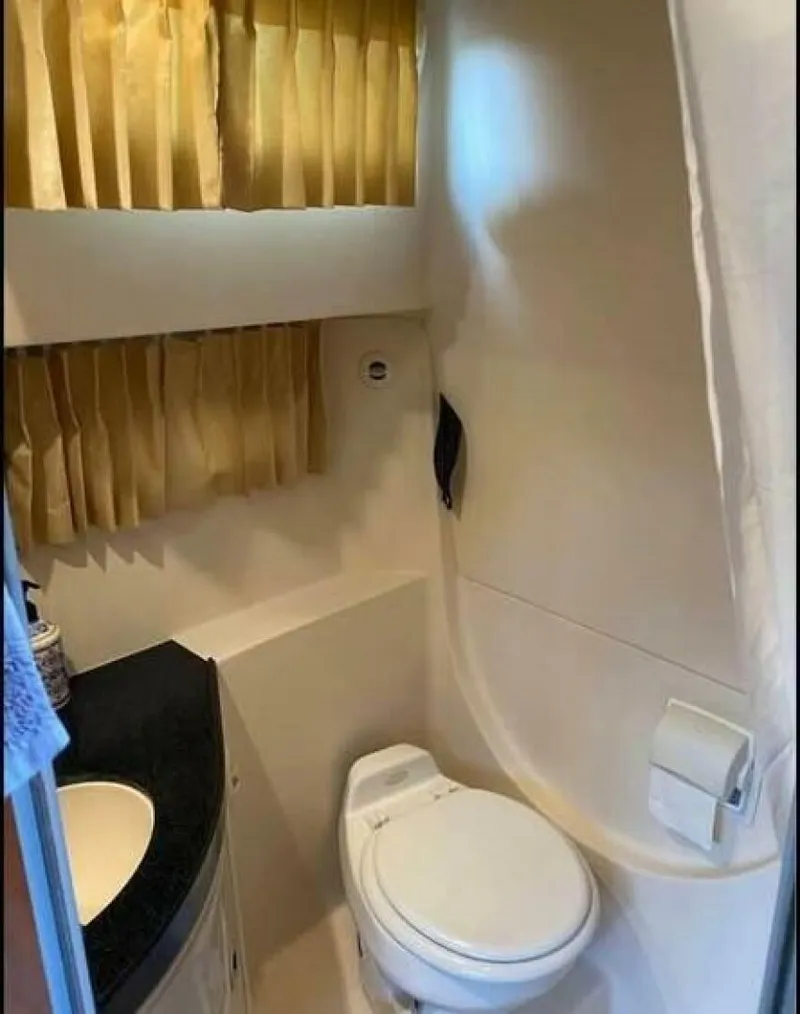 Slide: The Image of Regal 3060 Window Express 2006 - 5921675