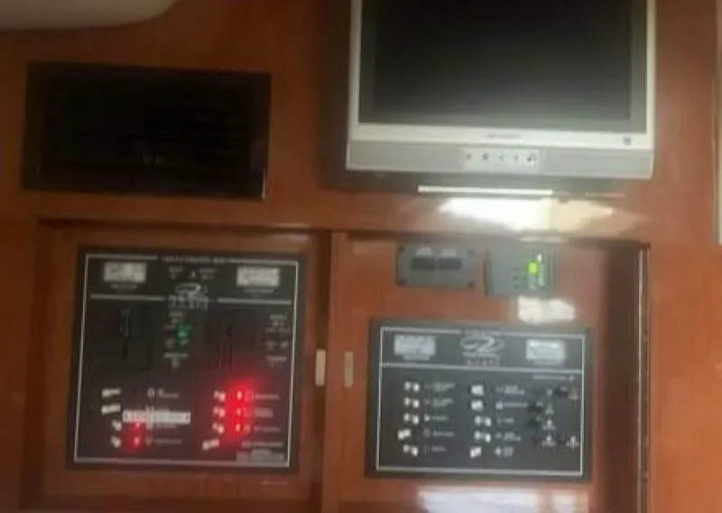 Slide: The Image of Regal 3060 Window Express 2006 - 5921676