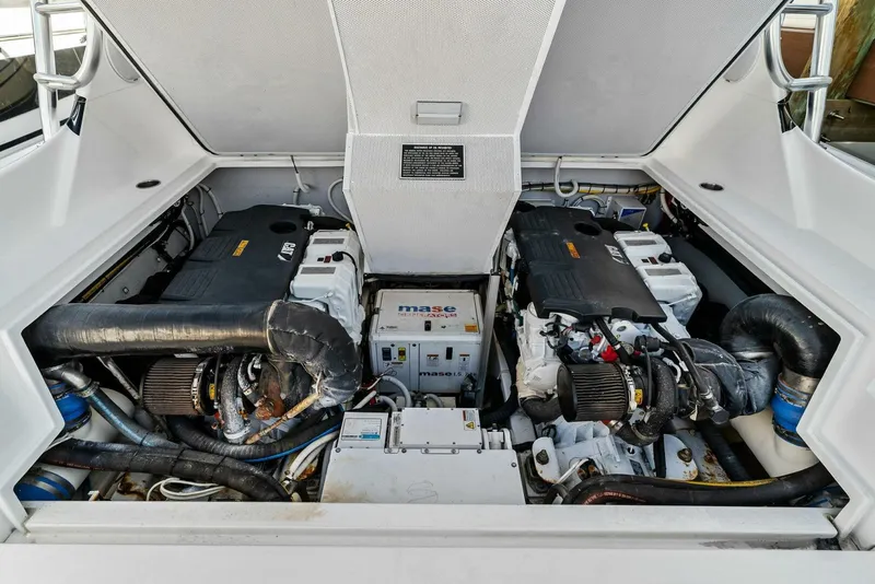 Slide: The Image of Bertram 35 Flybridge 2017 - 5921802