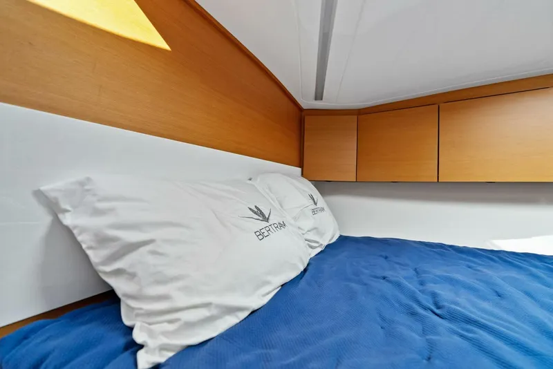 Slide: The Image of Bertram 35 Flybridge 2017 - 5921764