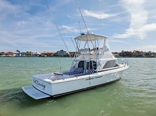 Slide: The Image of Bertram 35 Flybridge 2017 - 71