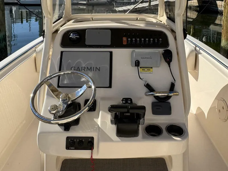 Slide: The Image of Grady-White Fisherman 257 2017 - 5923097