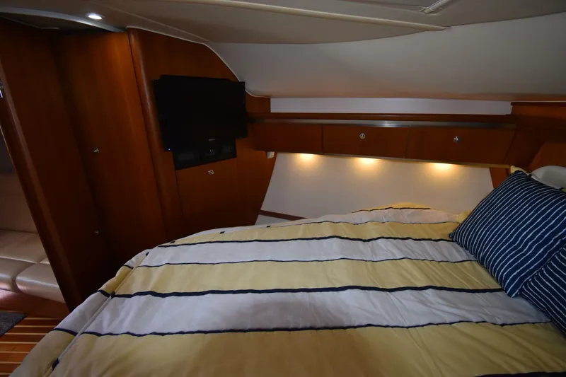 Slide: The Image of Tiara 36 2006 - 5923371