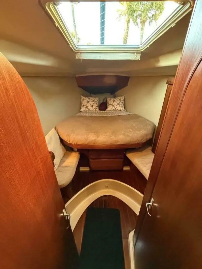 Slide: The Image of Hunter Passage 42 1991 - 5925681