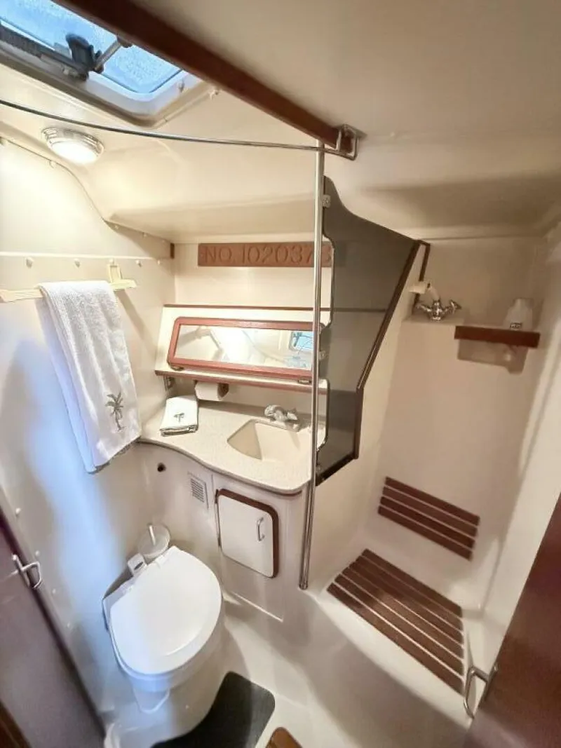 Slide: The Image of Hunter Passage 42 1991 - 5925679