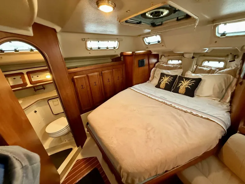 Slide: The Image of Hunter Passage 42 1991 - 5925674