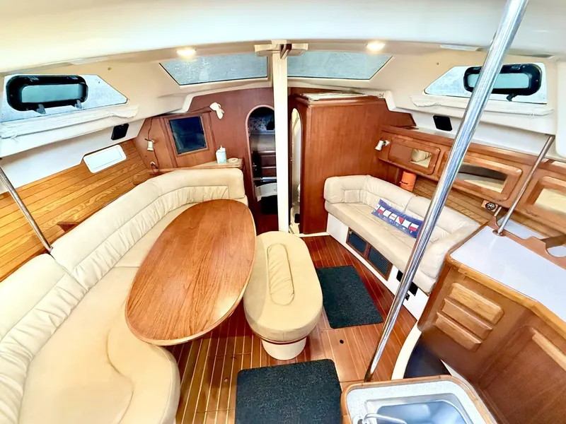 Slide: The Image of Hunter Passage 42 1991 - 5925671