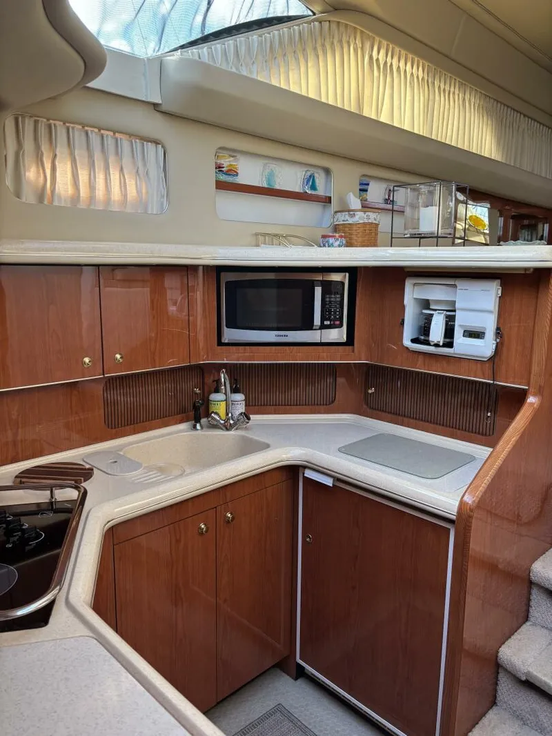 Slide: The Image of Sea Ray 420 Aft Cabin 2000 - 5965083