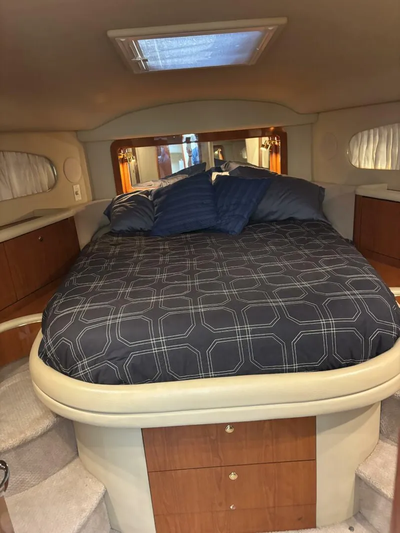 Slide: The Image of Sea Ray 420 Aft Cabin 2000 - 5965091