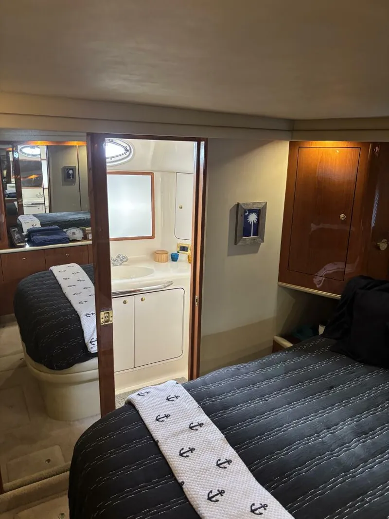Slide: The Image of Sea Ray 420 Aft Cabin 2000 - 5965099