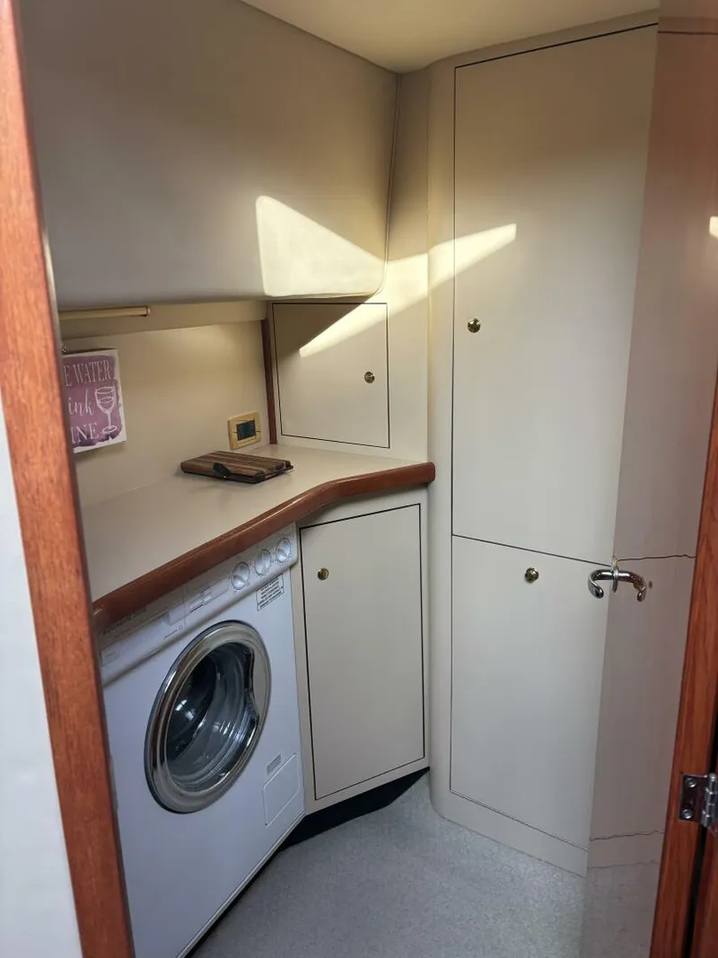 Slide: The Image of Sea Ray 420 Aft Cabin 2000 - 5965095