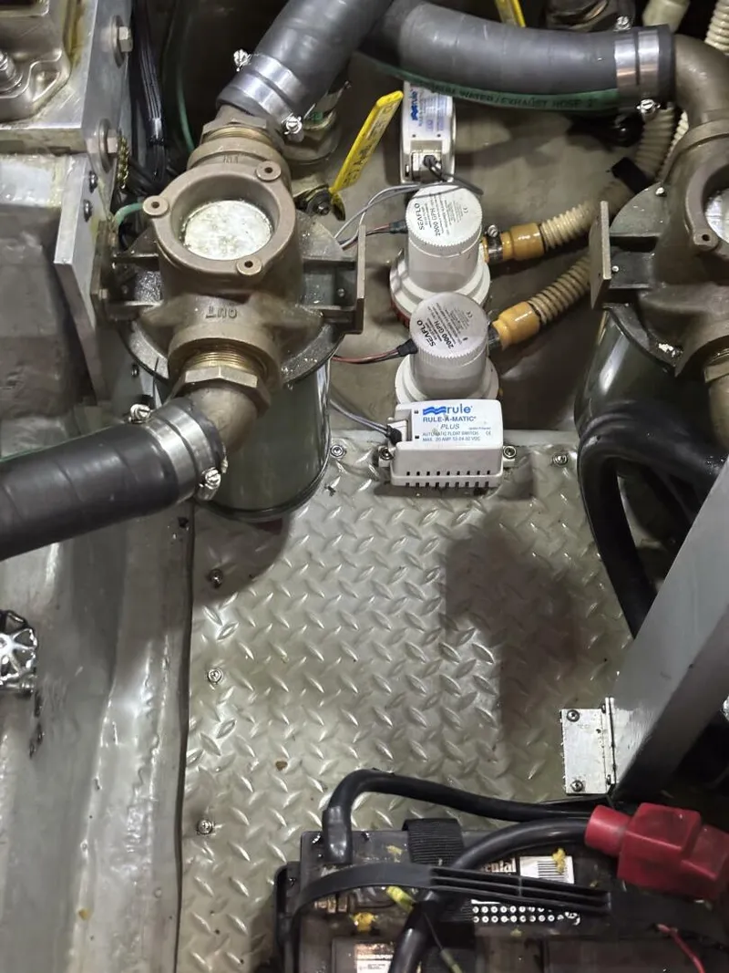 Slide: The Image of Sea Ray 420 Aft Cabin 2000 - 5965103