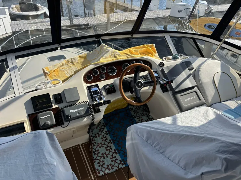 Slide: The Image of Sea Ray 420 Aft Cabin 2000 - 5964979
