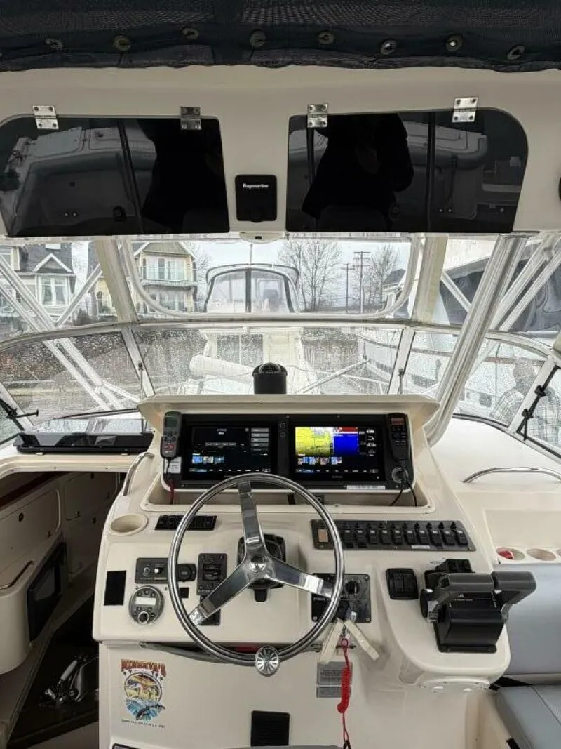 Slide: The Image of Grady-White 33 2004 - 5923972