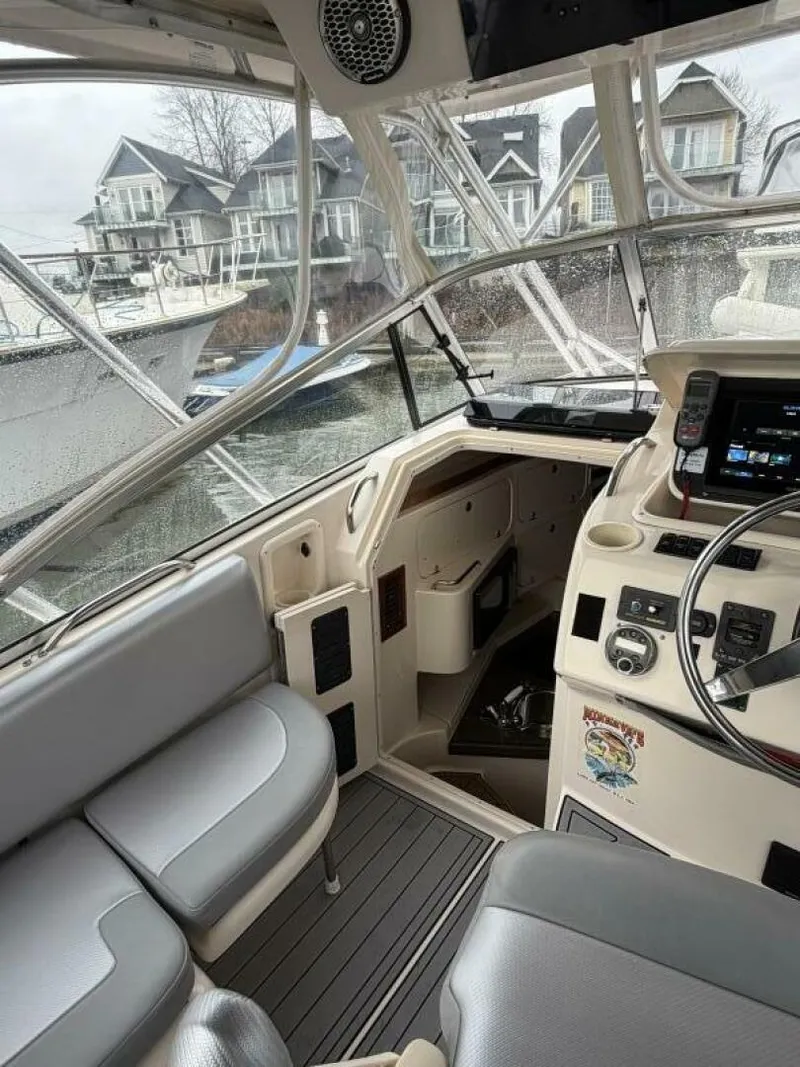 Slide: The Image of Grady-White 33 2004 - 5923974