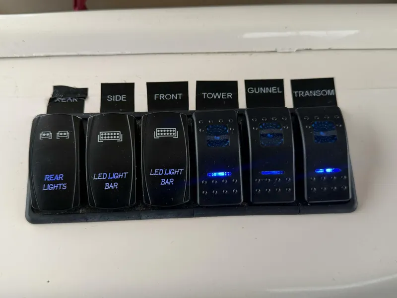 Slide: The Image of Grady-White 33 2004 - 5923950