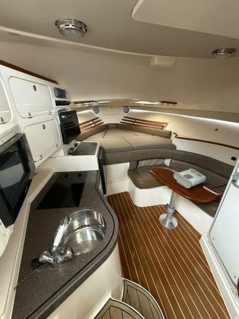 Slide: The Image of Grady-White 33 2004 - 5923975