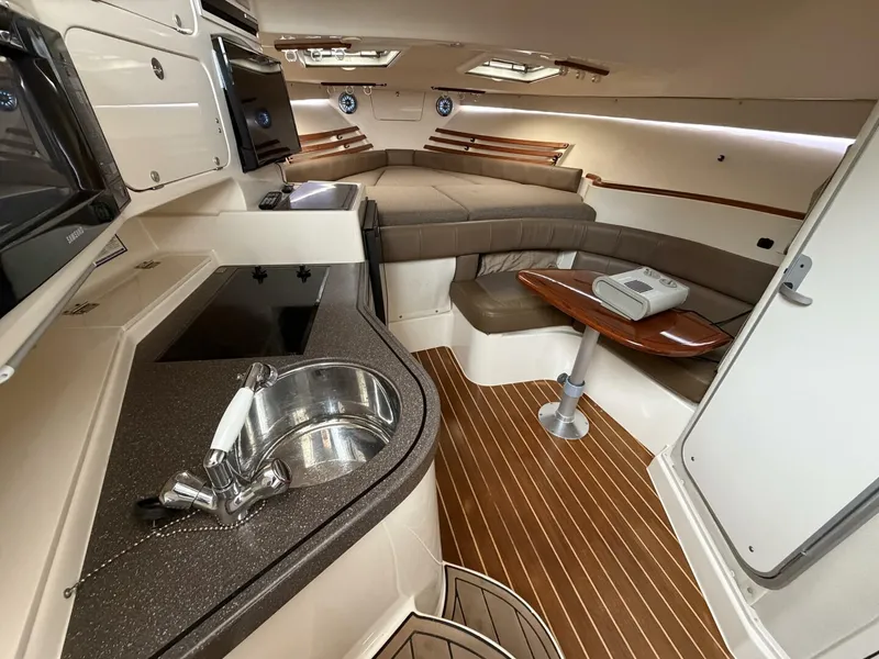 Slide: The Image of Grady-White 33 2004 - 5923976