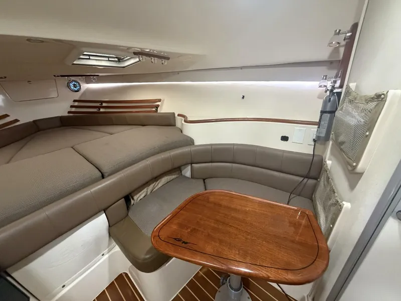 Slide: The Image of Grady-White 33 2004 - 5923954