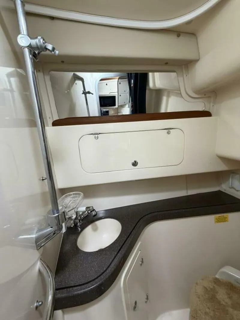 Slide: The Image of Grady-White 33 2004 - 5923981