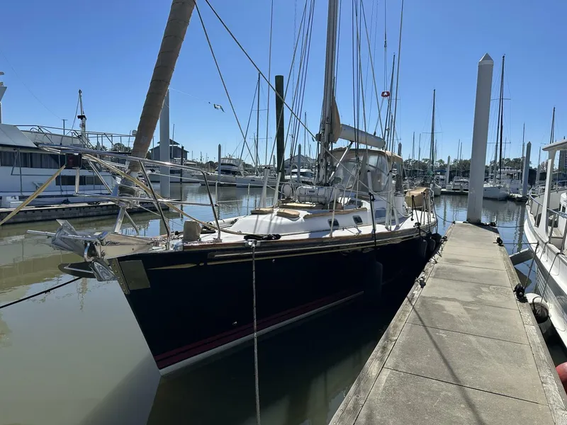 Slide: The Image of Hylas 46 Port Bow - 5928681