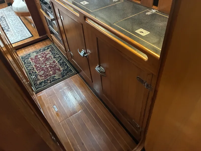 Slide: The Image of 1996 Hylas 46 - Galley - 6025573