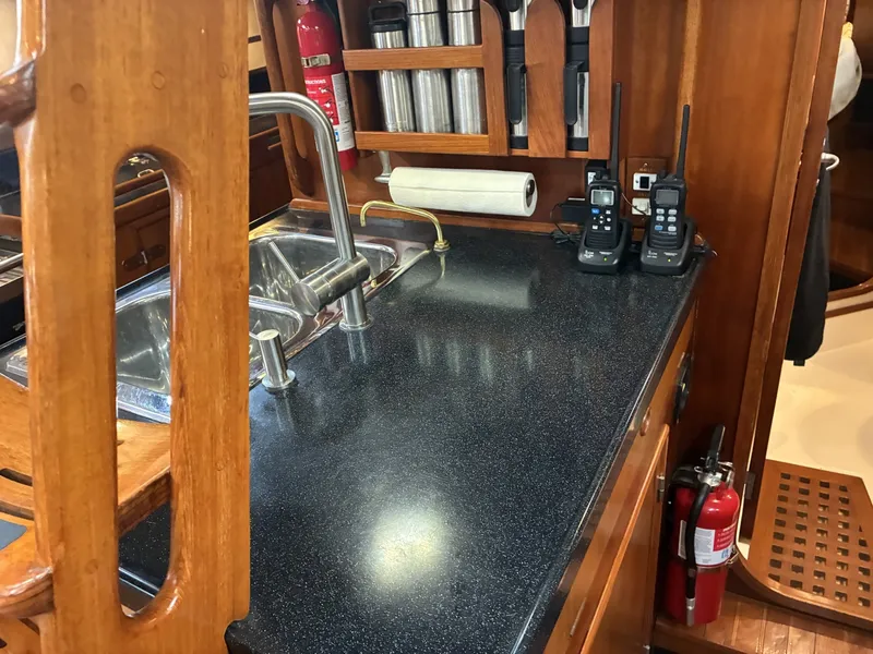 Slide: The Image of 1996 Hylas 46 - Galley - 6025579