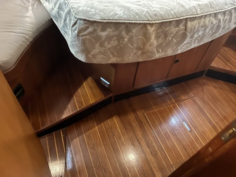 Slide: The Image of 1996 Hylas 46 - Master Cabin - 6025526