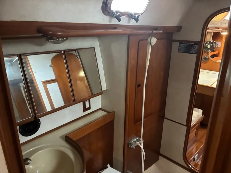 Slide: The Image of 1996 Hylas 46 - Master Head - 6025539