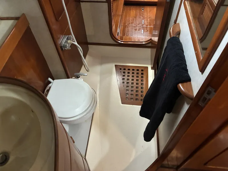 Slide: The Image of 1996 Hylas 46 - Master Head - 6025541