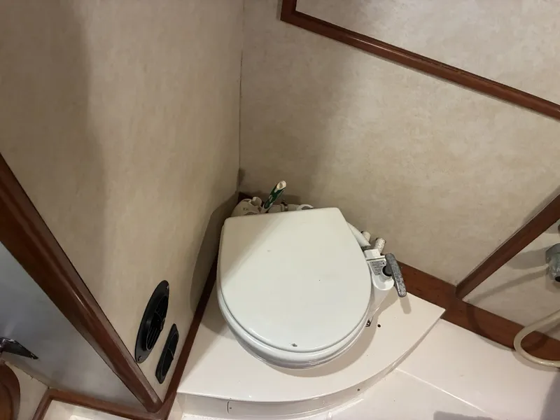 Slide: The Image of 1996 Hylas 46 - Guest Head - 6025559