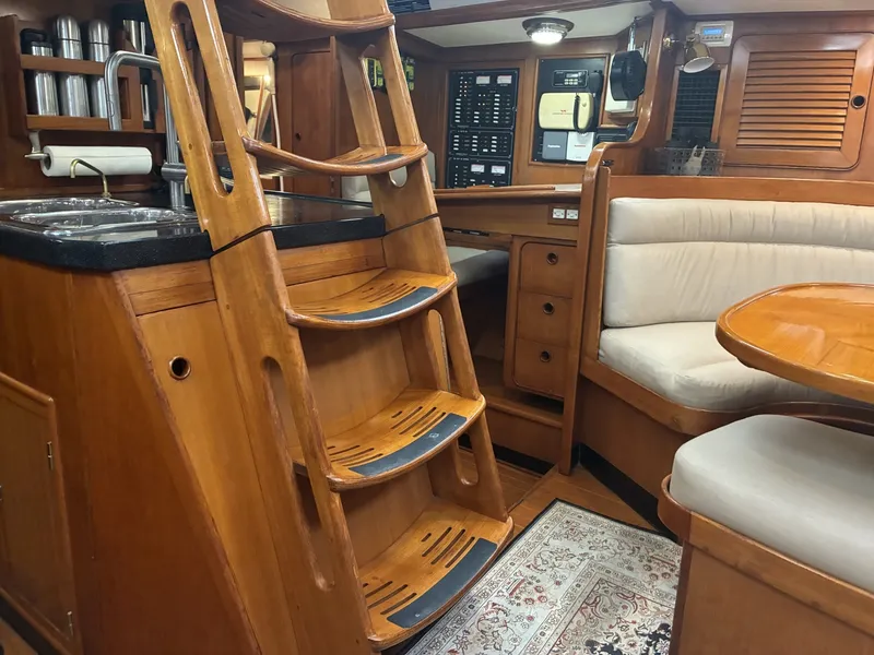 Slide: The Image of 1996 Hylas 46 - Companionway Steps - 6025578