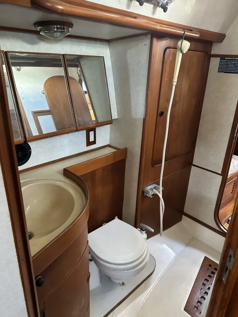 Slide: The Image of Hylas 46 Master Head - 5928688