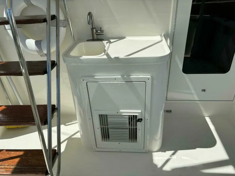 Slide: The Image of Sabreline 36 Sedan 2004 - 5925337