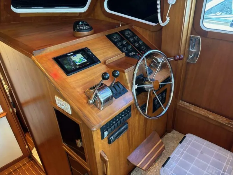 Slide: The Image of Sabreline 36 Sedan 2004 - 5925345