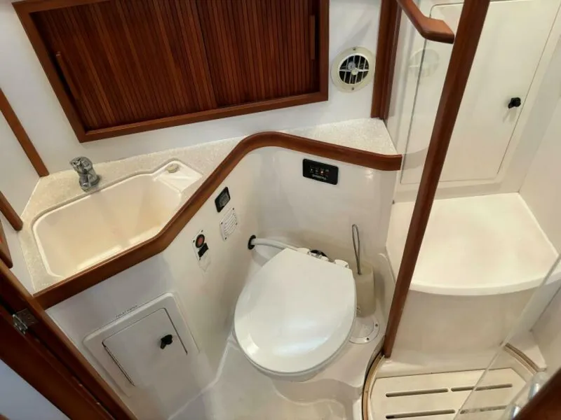 Slide: The Image of Sabreline 36 Sedan 2004 - 5925368